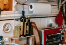 Gas price cap on the table: Albanese